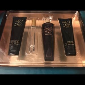 Paris Hilton with love gift set